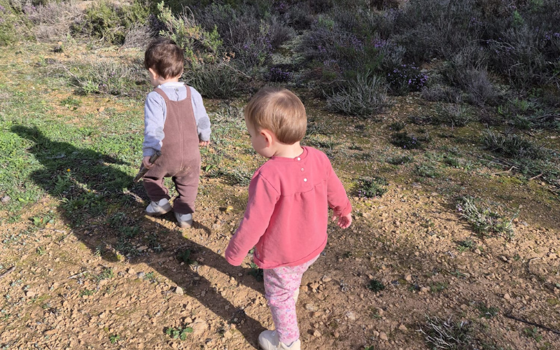 Niños en el campo en Rincón Cálido Can Puvil